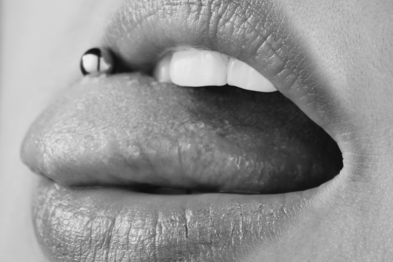 Conto Erótico A Aposta das Melhores Amigas